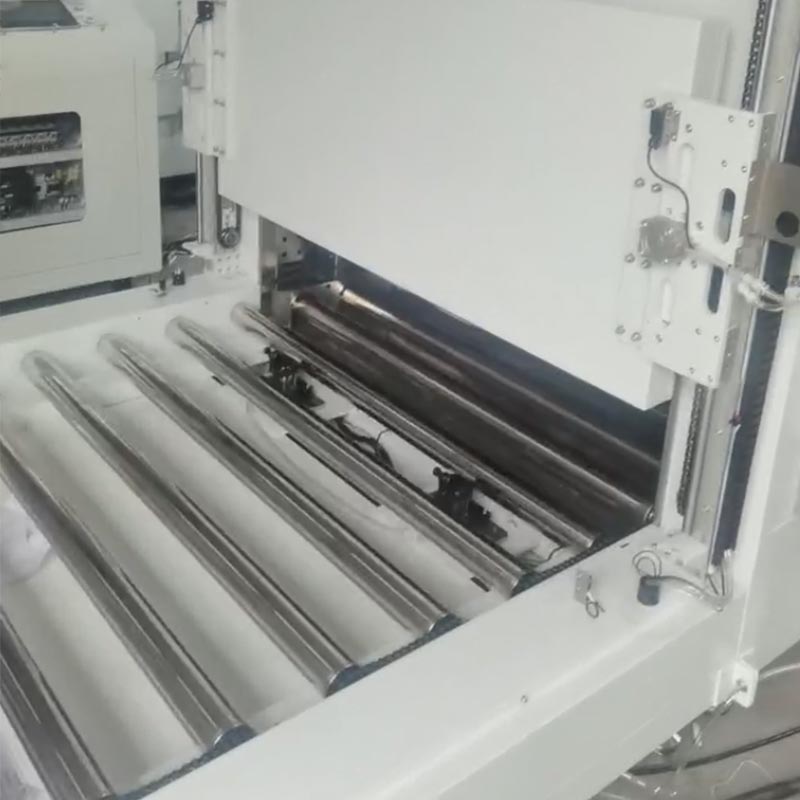 Forno a tunnel con trasportatore a rulli